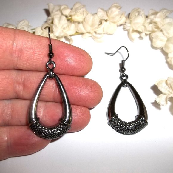 Hoop Earrings Dark Silver Gunmetal Edgy Modern Style Costume Jewelry Set A845 - Picture 4 of 4